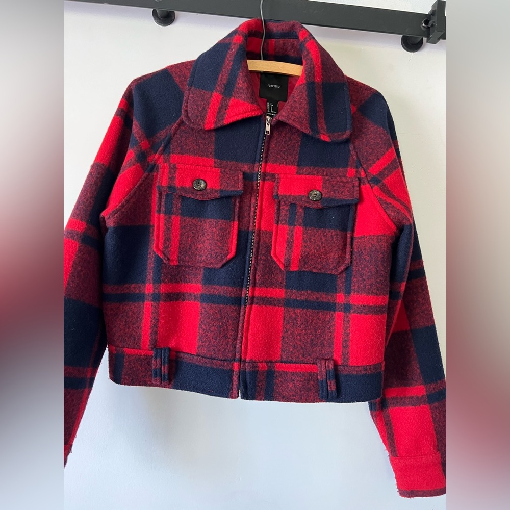 Cropped Shacket - Picture 2 of 5